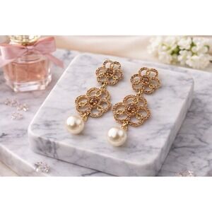 Mint Gold Rhinestone Flower Drop Earrings Gold Tone Faux Pearl Statement